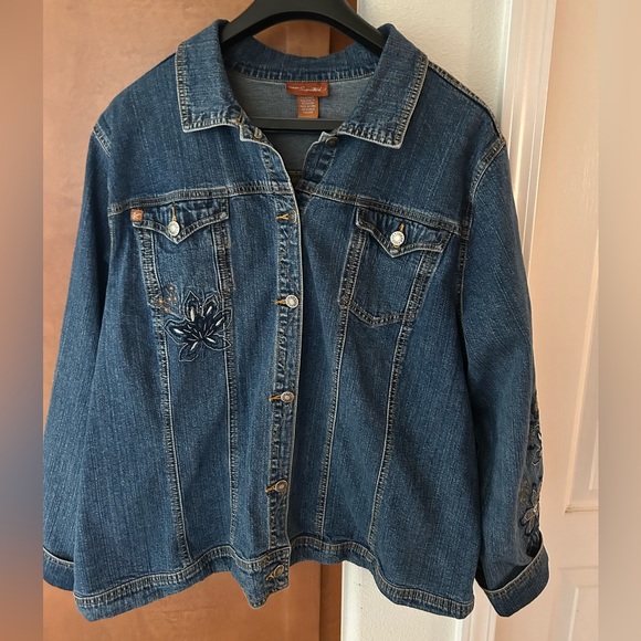 Liz & Me Jean Jacket - Picture 2 of 9